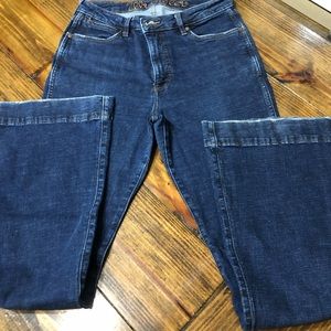 Women’s high rise wranglers.